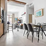 Comfy Away - Apartamento Exclusivo Mercado De Triana Con Balcon