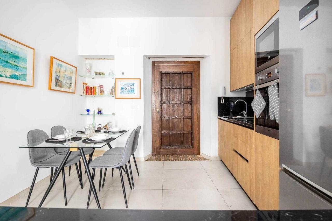 Comfy Away - Exclusivo Mercado De Triana Con Balcon